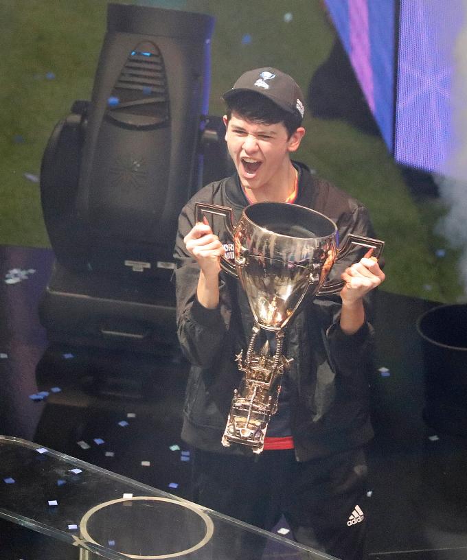 Teenager Wins Fortnite World Cup Claims Prize So Big You Ll Want Your Kids To Play Fortnite