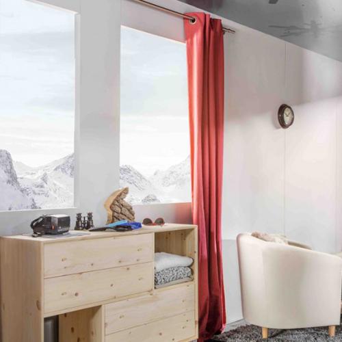 The Hotel That Dangles 9,000 Feet In The Air