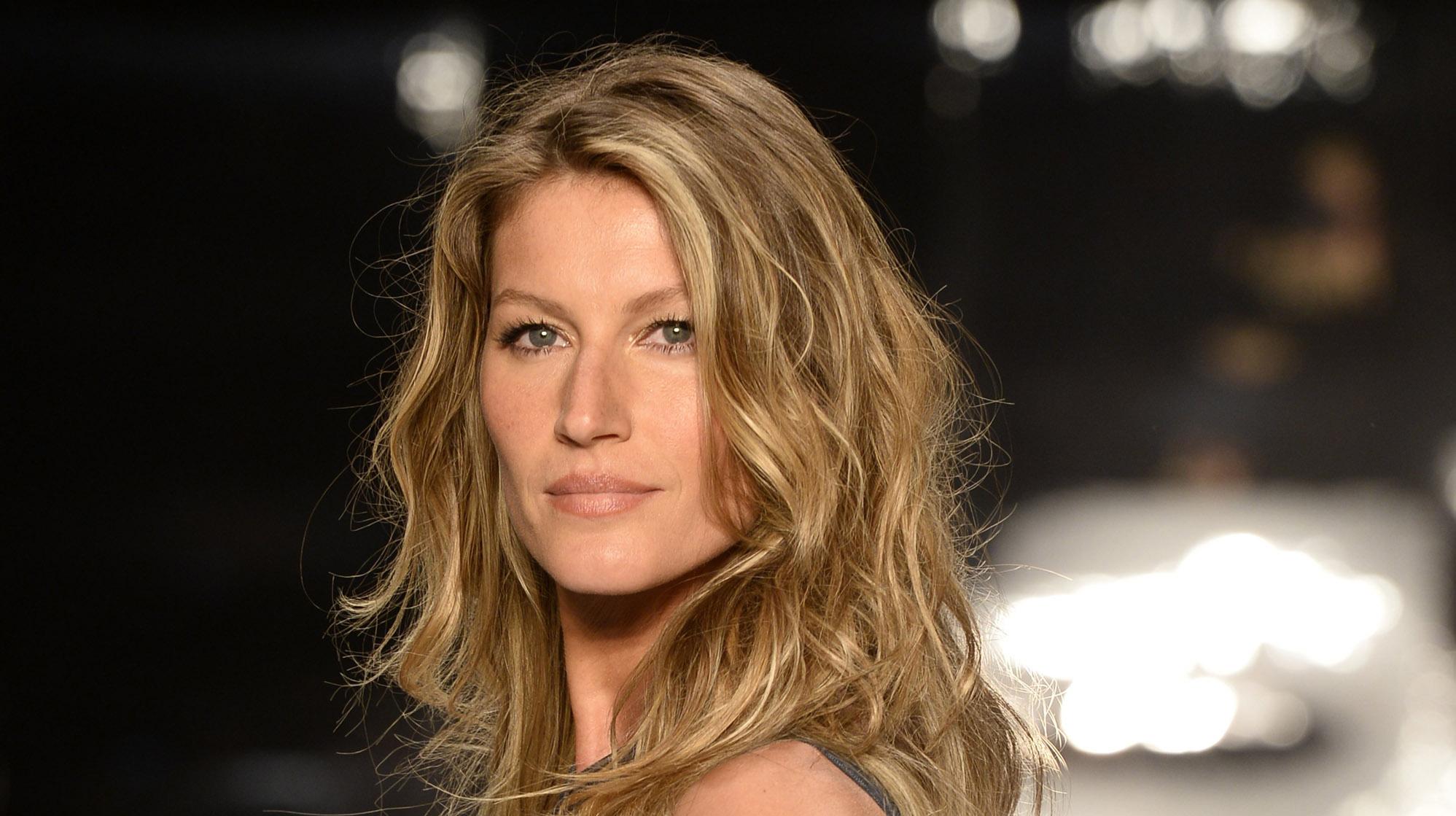 Gisele Bundchen Is Butt Naked On The Cover Of Vogue 