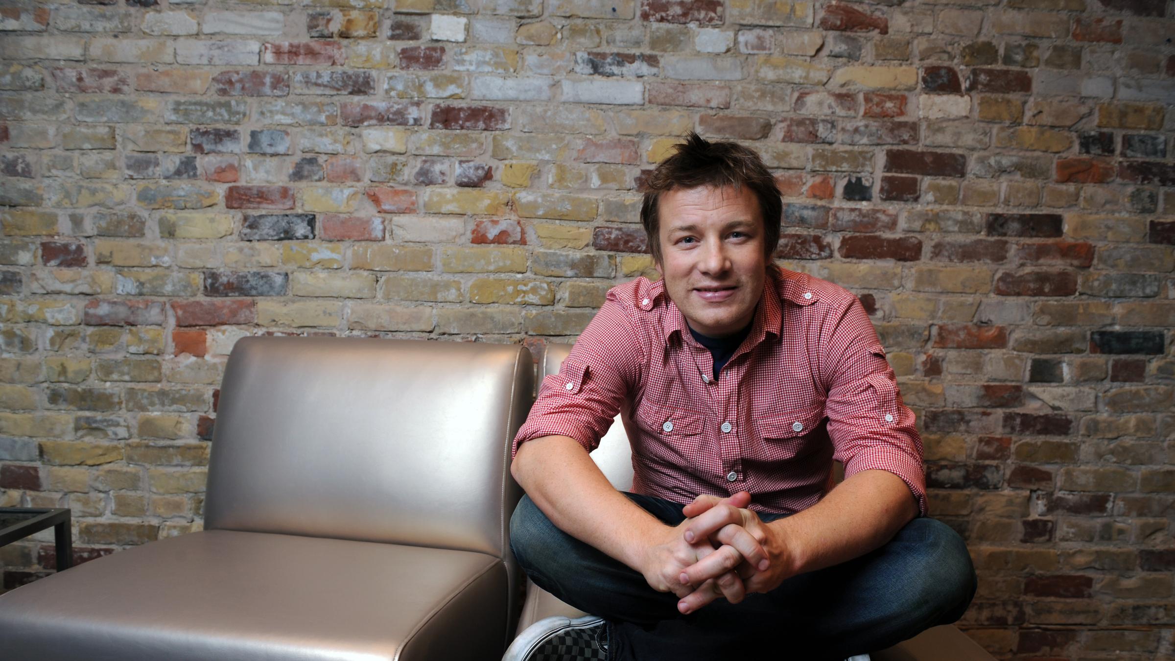 Spains hall: jamie and jools oliver splash out £6m on tudor mansion in finchingfield, essex Jamie Oliver Thinks Cooking Should Be Part Of Primary Curriculum