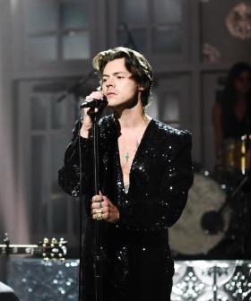 Harry Styles Debuts His New Song ‘Watermelon Sugar’ While Hosting SNL