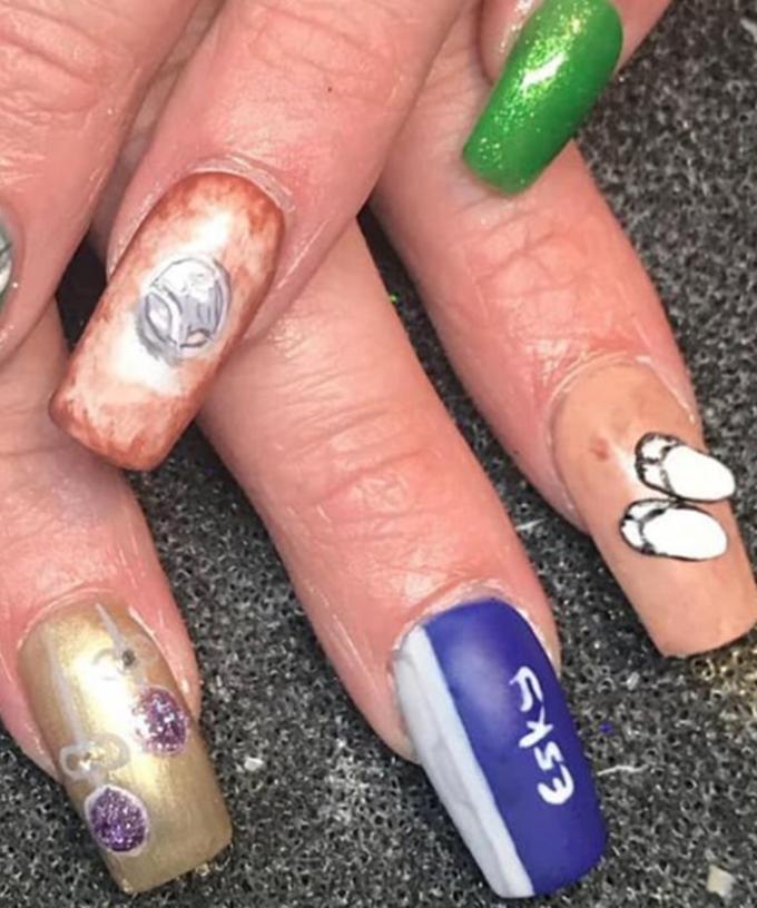 Aussie Christmas Nails Are The Best Trend Of 2019