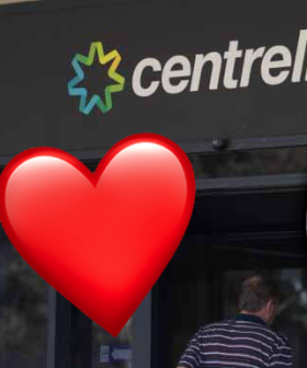 Man Generously Gives Out $100 Bills To Everyone Waiting In Melbourne Centrelink Line