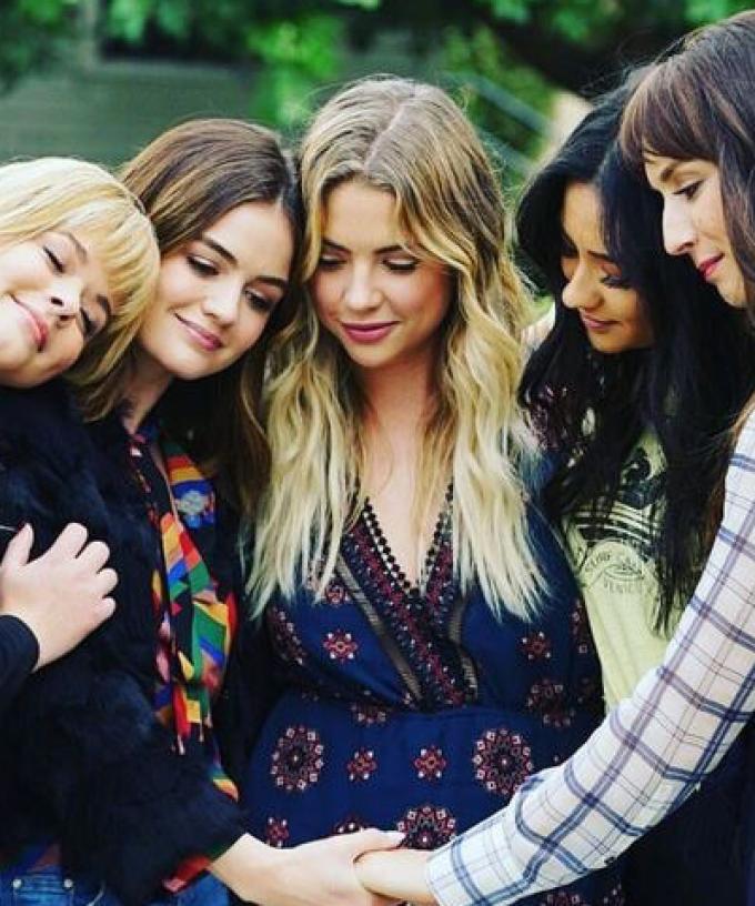 Riverdale Creators Are Rebooting Pretty Little Liars! Will You Watch?