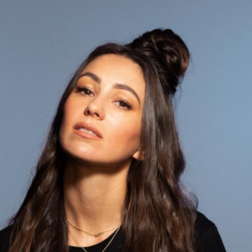 "I'm Not About To Become An Egotistical D" - Amy Shark Opens Up About Fame