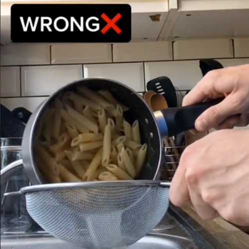 According To The Internet, This Is The Correct Way To Strain Pasta