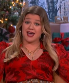 Kelly Clarkson Suffers Big Injury While Filming Her Christmas Talk Show