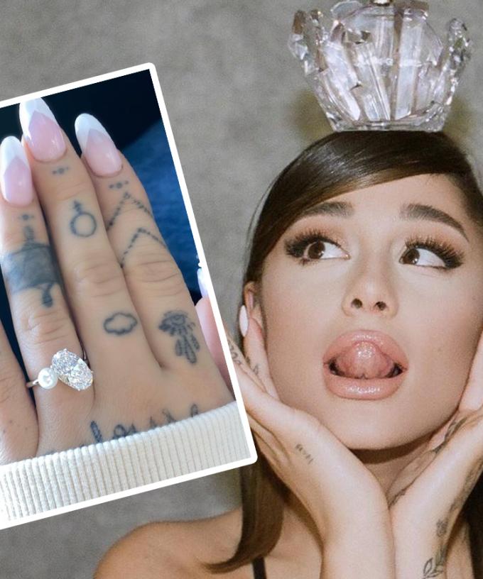 Ariana Grande Reveals She S Engaged Again On sunday, the singer, 27, showed off her new diamond engagement ring in photos shared on instagram. ariana grande reveals she s engaged again