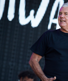 Daryl Braithwaite's Accidental Toilet Selfie Has Stunned The Internet!