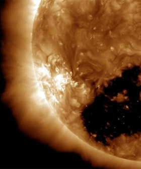 The Sun Has Developed A Hole 20 Times Bigger Than The Earth And It Could Affect Your Phone!